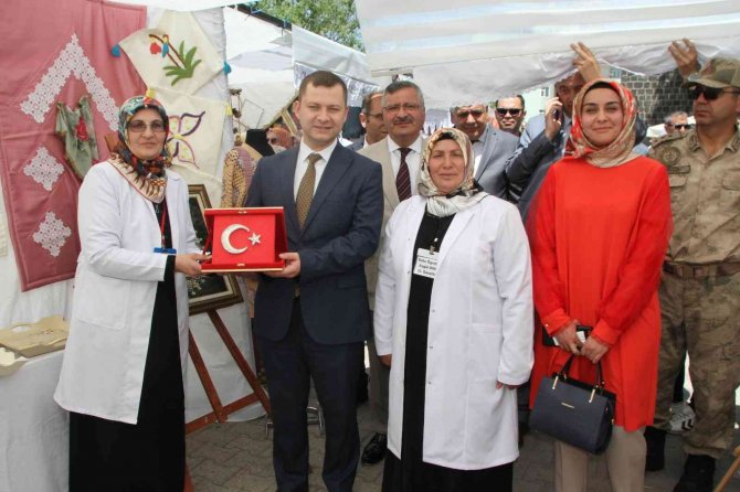 Malazgirt Hem’de Yıl Sonu Sergisi