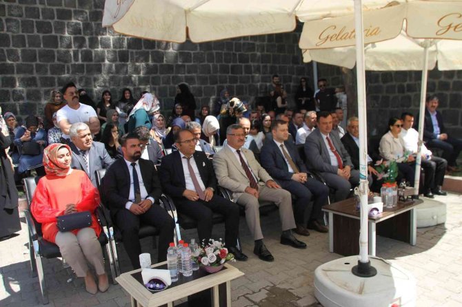 Malazgirt Hem’de Yıl Sonu Sergisi