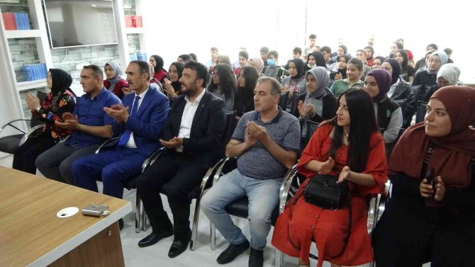 Muş’ta “Bir Bilenle Bilge Nesil” Projesi Ödül Töreni Düzenlendi
