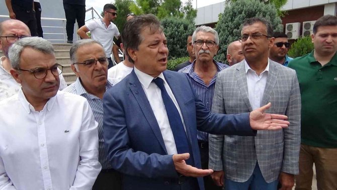 Edremit Belediye Başkanı Selman Hasan Arslan Makamında Saldırıya Uğradı