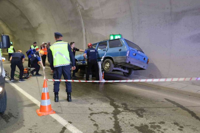 Tünellerde Yaşanan Kazalara Acil Müdahale Tatbikatı Yapıldı
