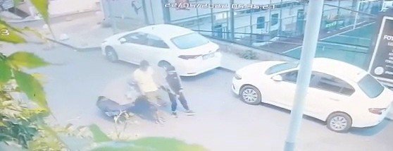 İ̇stanbul’da “Çekçek” İle Motosiklet Çalan Hırsızlar Kamerada