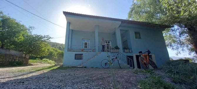 Tatvan’daki Rota, Bisiklet Tutkunlarına Doğa İle İç İçe Bir Seyahat Sunuyor