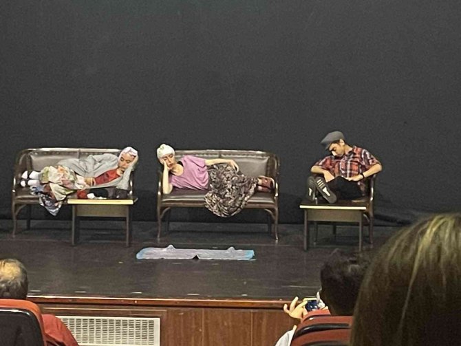 Liselilerin "Konserve" Oyunu Tam Not Aldı