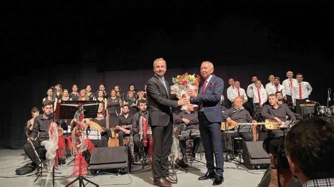 Halk Eğitim Merkezi ‘Türk Halk Müziği’ Konseri Müzikseverlerle Buluştu