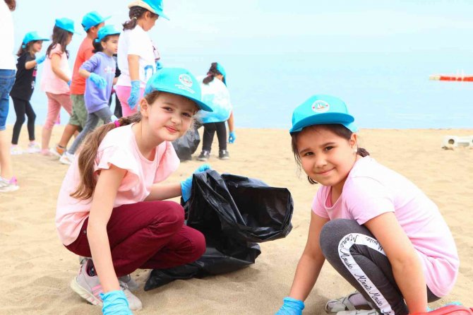 Çiftlikköy’de Marmara Denizi İçin Sahil Temizliği