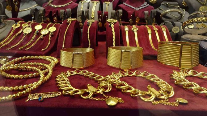 Gram Altın Bin Lirayı Aştı, Yatırımcısını Sevindirdi, Düğün Yapacak Olanları Üzdü