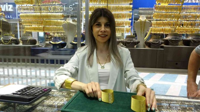 Gram Altın Bin Lirayı Aştı, Yatırımcısını Sevindirdi, Düğün Yapacak Olanları Üzdü
