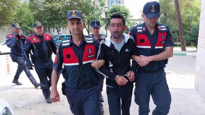 Amcasını Tüfekle Yaraladı