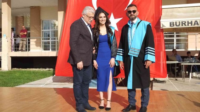 Burhaniye’ De Başkan Deveciler’ Den Okul Birincisine İstihdam Sözü