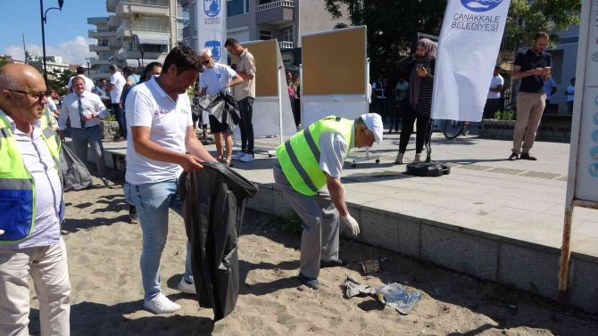 Çanakkale’de Sahil Temizliği