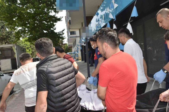 Apartta Ölü Bulundu