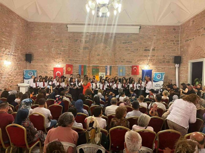 Kültür Akademisi’nde Gençleşen Türküler Rüzgarı