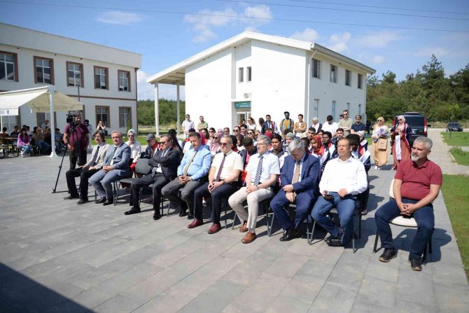 Misafir Öğrenciler Mezuniyet Töreninde Türkçelerini Konuşturdu