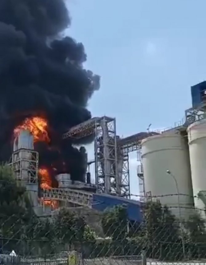 Fabrika Patlamasında Ölü Sayısı 3’e Yükseldi
