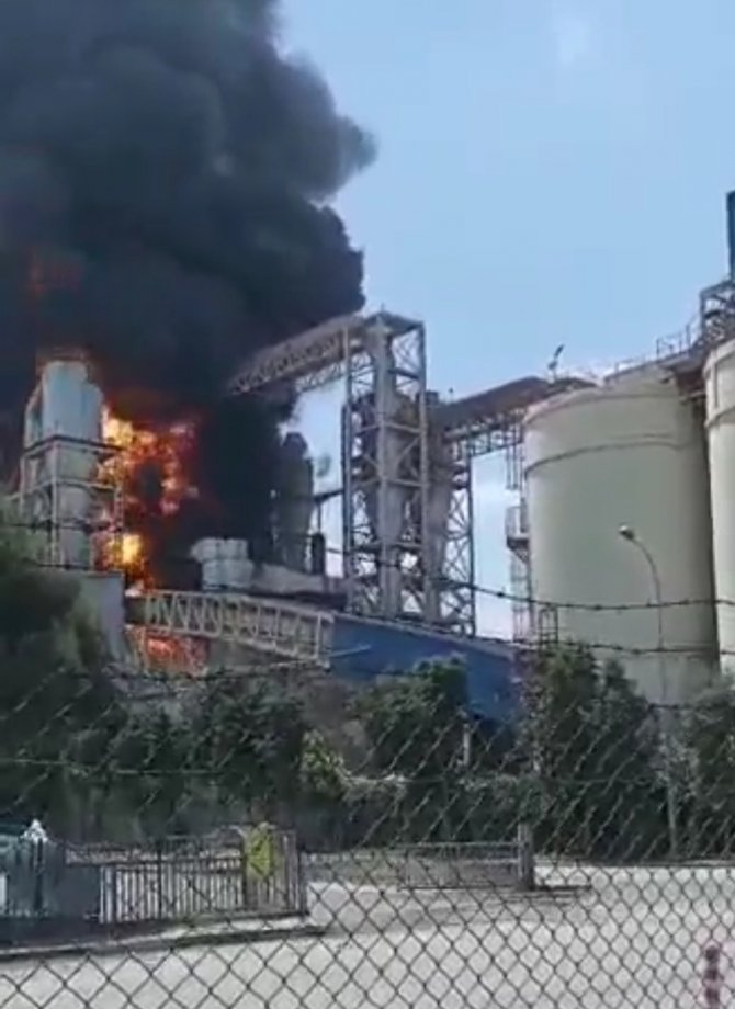 Fabrika Patlamasında Ölü Sayısı 3’e Yükseldi
