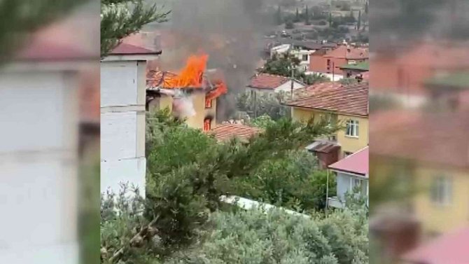 3 Katlı Bina Küle Döndü