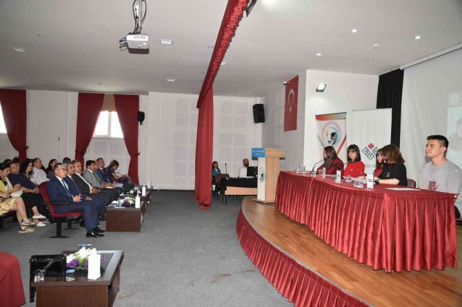 Anadolu Mektebi Yazar Okumaları Gerçekleşti