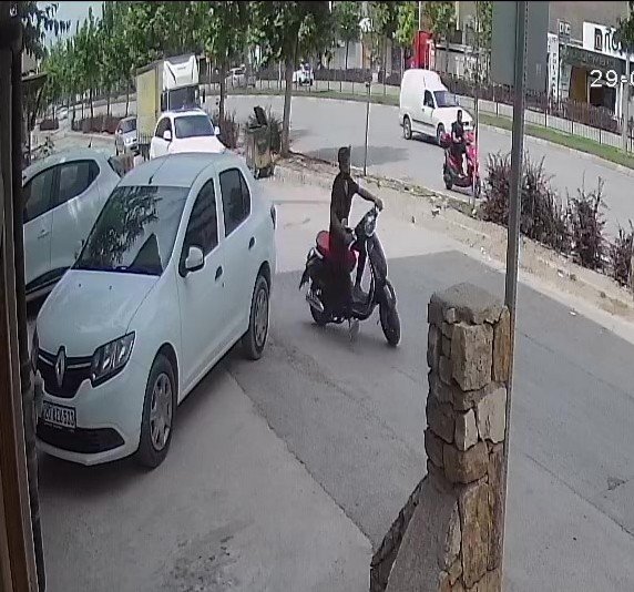 3 Ayda 2 Adet Sıfır Motosikleti Çalındı