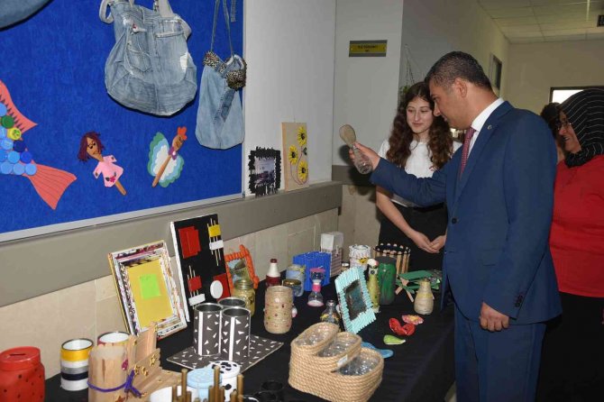 Atık Malzemeler Öğrencilerin Ellerinde İkinci Bir Hayata Kavuştu