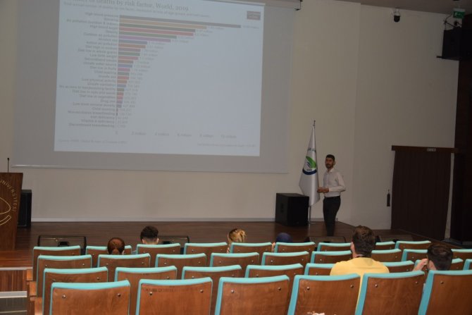 Dr. Öğr. Üyesi Abdulkadir Kaya: "Sigara İçenler İçmeyenlere Göre 10 Yıl Daha Erken Ölüyor"