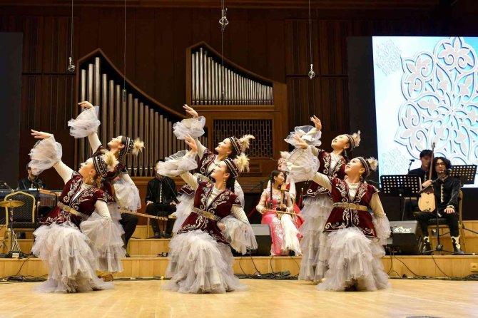 Otağ Türk Dünyası Müzik Topluluğu, Ytb’nin Desteğiyle Ankara’da Sahne Aldı