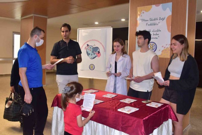 Esogü Hastanesi’nde Otizm Bilgilendirme Standı Açıldı