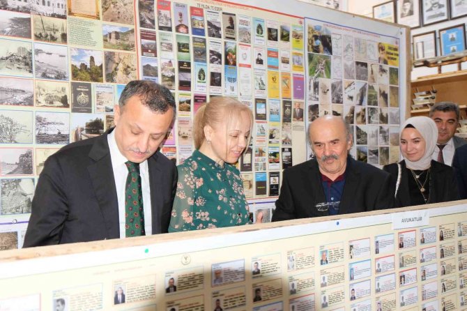 Vali Taşbilek 55 Yıllık Emekle Hazırlanan Sergiyi Ziyaret Etti