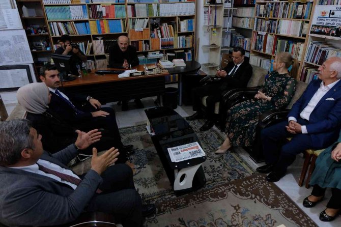 Vali Taşbilek 55 Yıllık Emekle Hazırlanan Sergiyi Ziyaret Etti