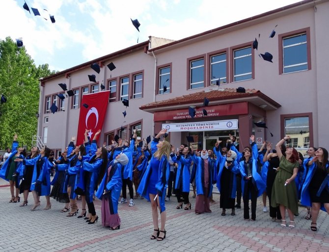 Hisarcık Myo’da Mezuniyet Heyecanı