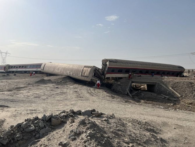 İ̇ran’daki Tren Kazası İle İlgili 6 Kişi Tutuklandı