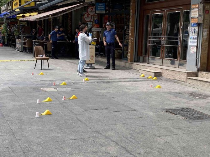 Fatih’te Babasının İşyerine Kurşun Yağdırdı