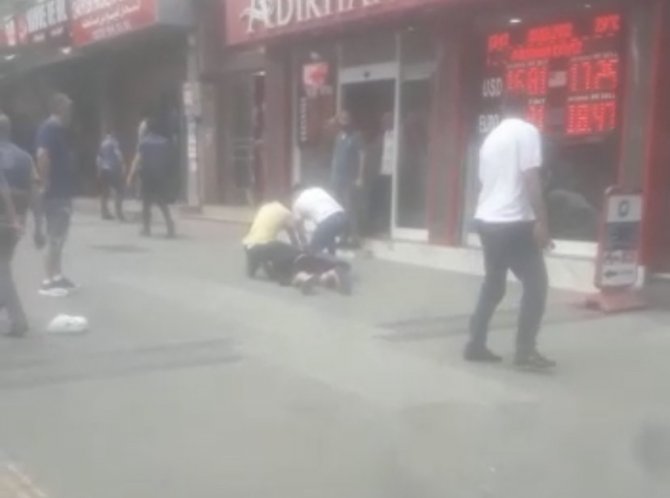 Fatih’te Babasının İşyerine Kurşun Yağdırdı