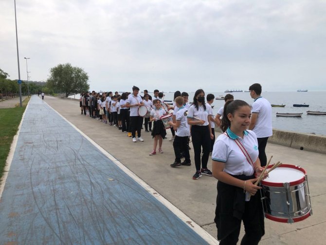 Kartal’da ’Çevre Günü’ Dolayısıyla Sahil Ve Deniz Temizliği Yapıldı