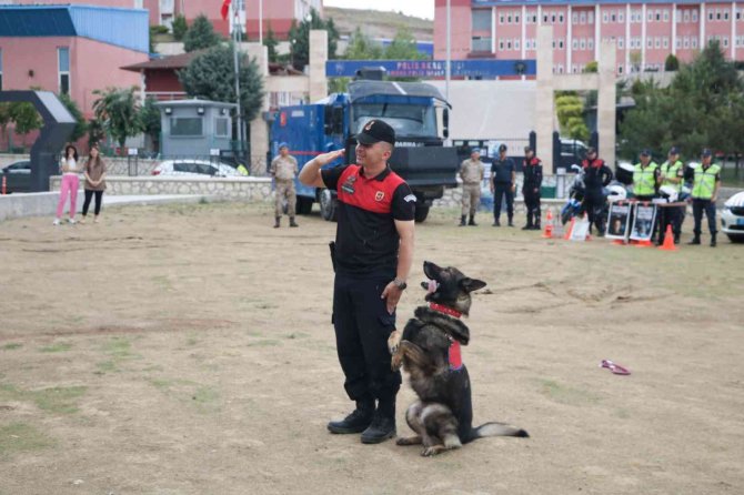 Jandarma Ekiplerinden Öğrencilere Meslek Tanıtımı