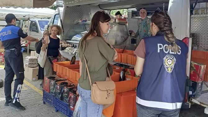 Polis Kadınları Semt Pazarında Kades Hakkında Bilgilendirdi