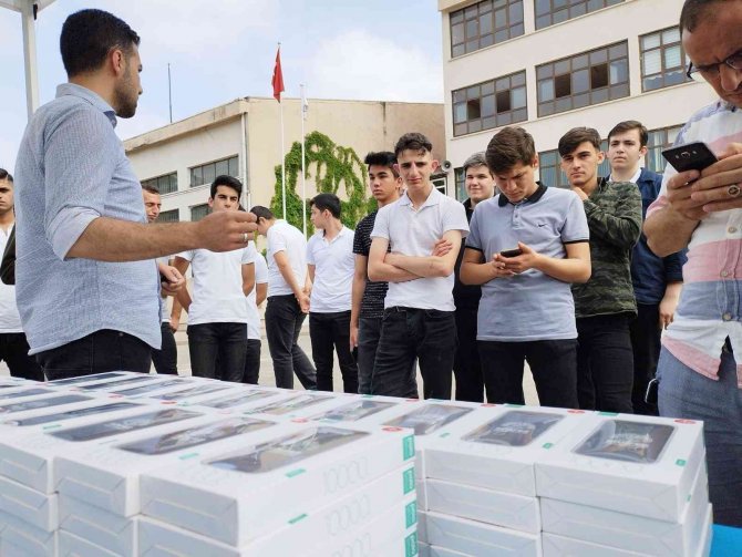 Körfez’de Öğrencilere Sınav Hediyesi