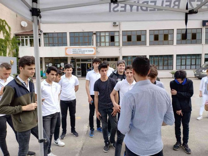 Körfez’de Öğrencilere Sınav Hediyesi