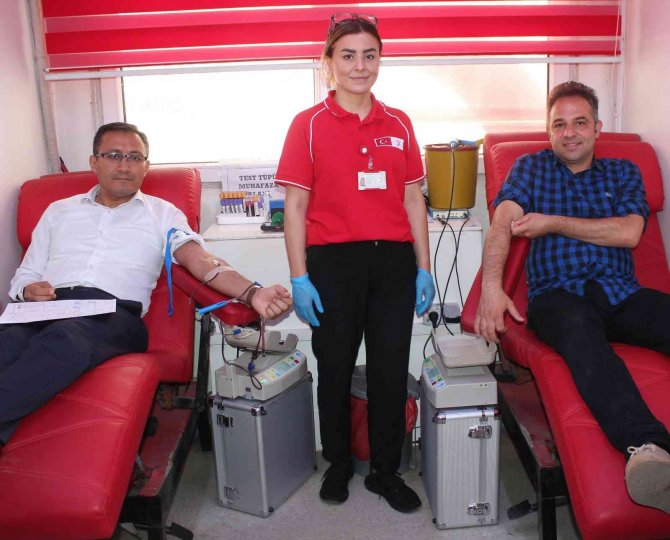 Alaşehirliler Kan Verme Yarışına Girdi