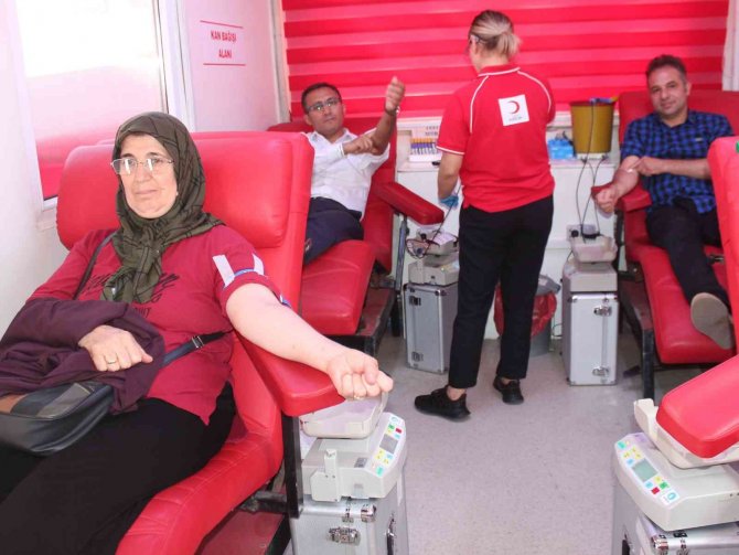 Alaşehirliler Kan Verme Yarışına Girdi