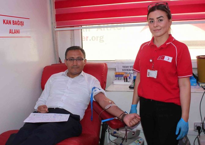 Alaşehirliler Kan Verme Yarışına Girdi