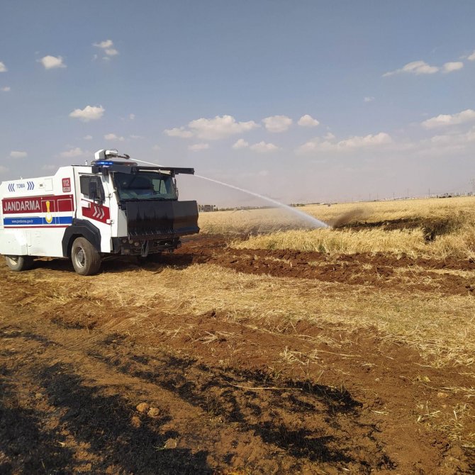 Mardin’de Tarladaki Yangına Toma İle Müdahale
