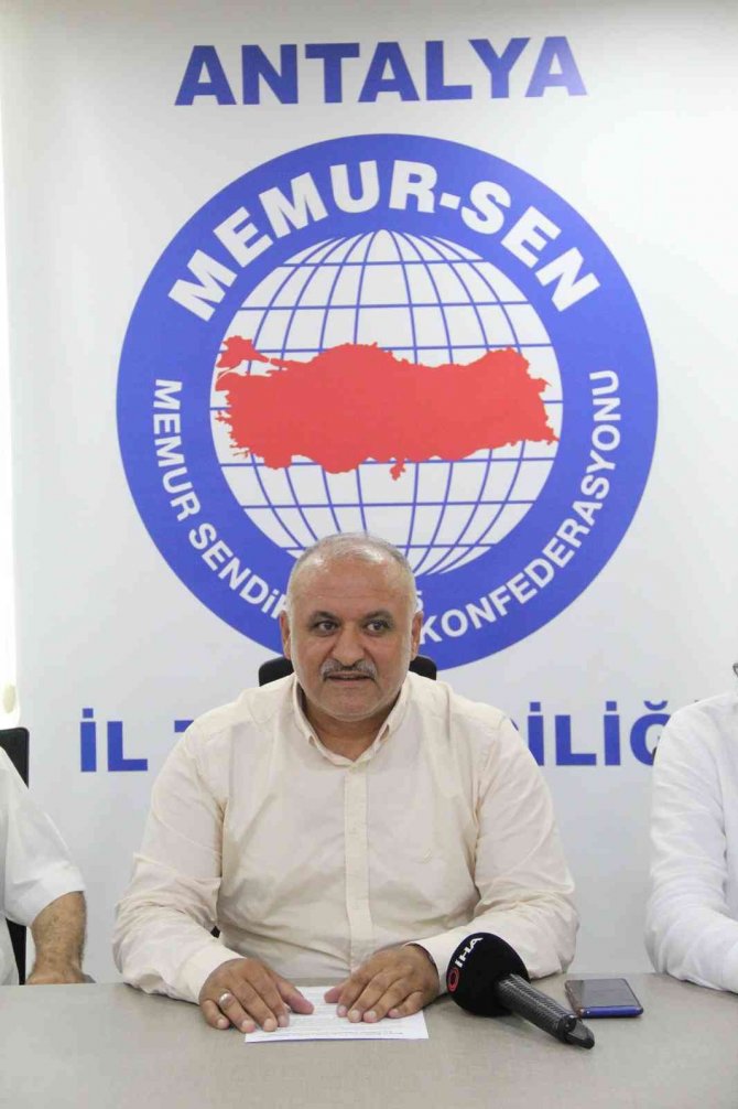 Kur’an-ı Kerim’e Tekme Atma Olayına Karışan 3 Öğrenciye Örgün Eğitim Dışı Cezası Verildi"