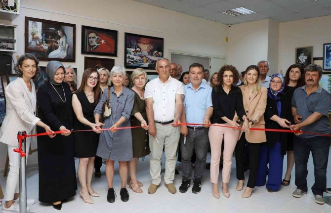 Ebru Sergisi Açıldı