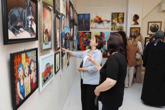 Ebru Sergisi Açıldı