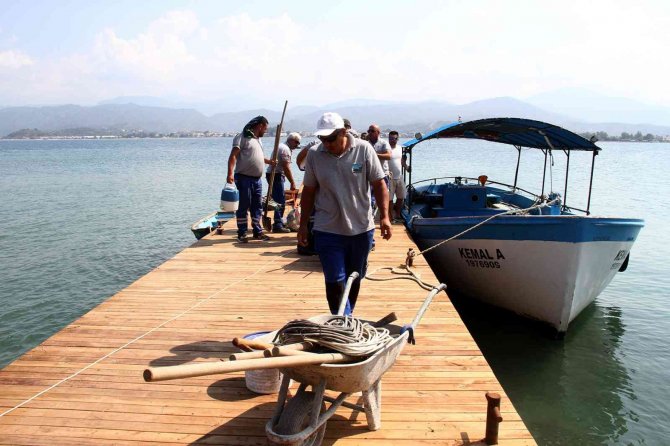 Ekipler Tekneyle Geldi, Kaçak Binanın Yıkımına Başlandı