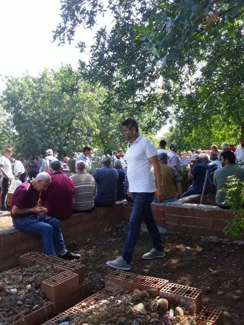 Belediye İşçisi Ağaçta Asılı Halde Bulundu