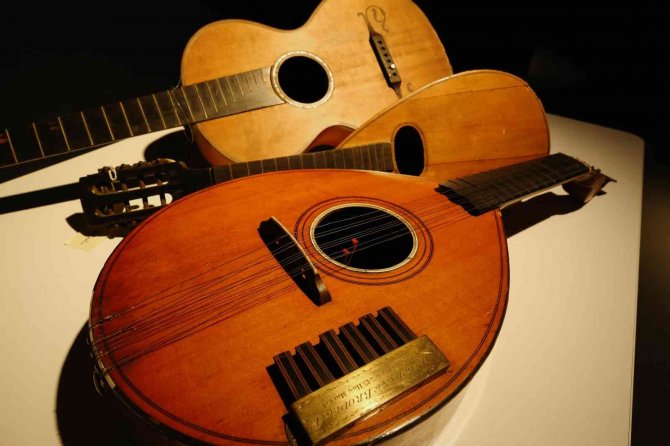 Abd’den Müzik Enstrümanları Müzesi’ne Değerli Bağış
