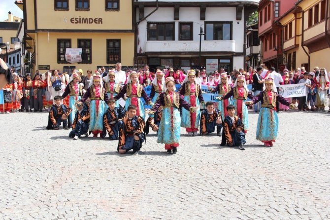 Odunpazarı’nda Halk Oyunları Şenliği