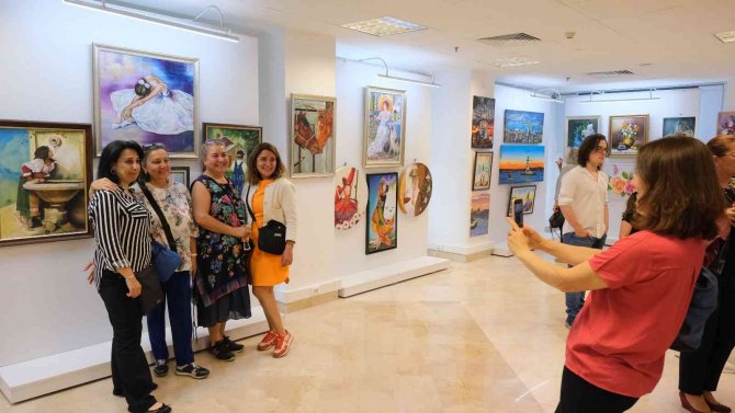 Maltepeli Kadınlardan ‘Paletten Tuvale Yolculuk’